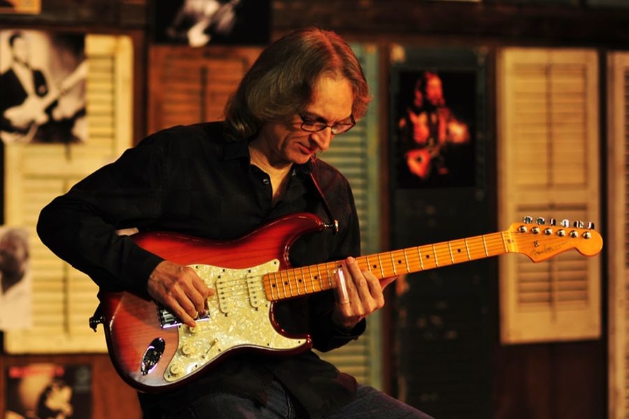 Sonny Landreth by Robley Dupleix