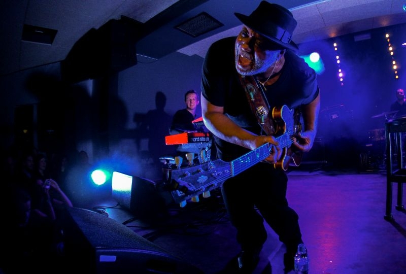 Carlos Johnson with HooDoo Band at Zaduszki Bluesowe 2012 in Białystok