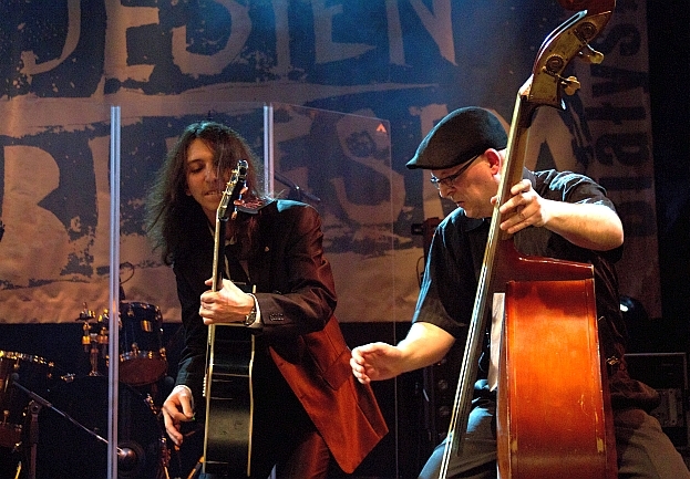 Kajetan Drozd i Piotr Rożankowski podczas festiwalu Jesień z Bluesem 2011