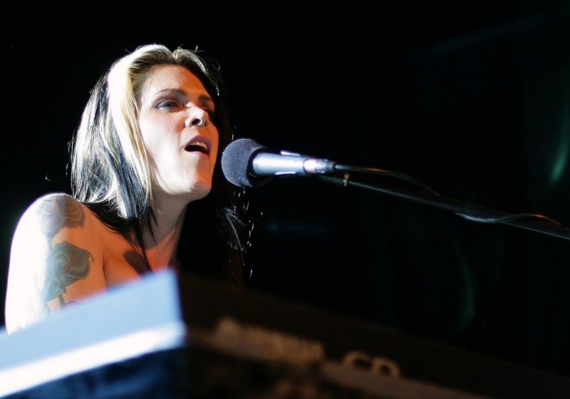 Beth Hart in Warsaw by Grzegorz Ciszewski