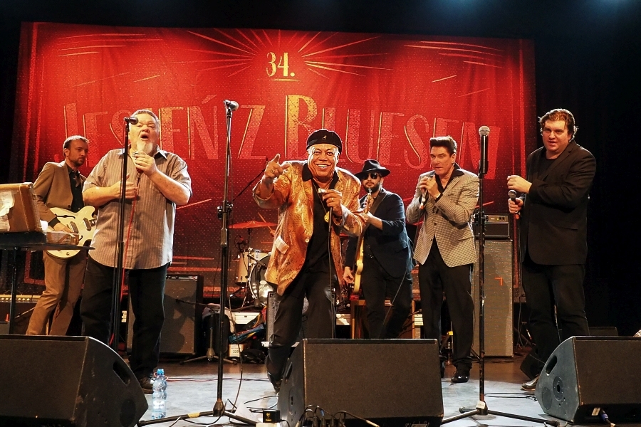 Blues Harp Explosion! : James Harman, Billy Branch, Bob Corritore and Giles Robson in Białystok. 34. Jesień z Bluesem 2018 festival