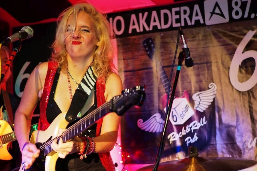 Vanesa Harbek Band in 6-ścian pub, Białystok, Poland