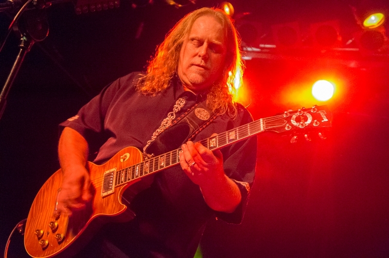 Warren Haynes z Gov't Mule zagrali w klubie Progresja w Warszawie w 2013 roku