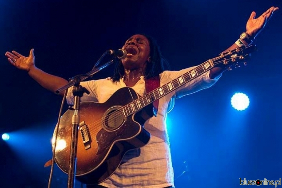 Ruthie Foster by Graham Spillard from official facebook page